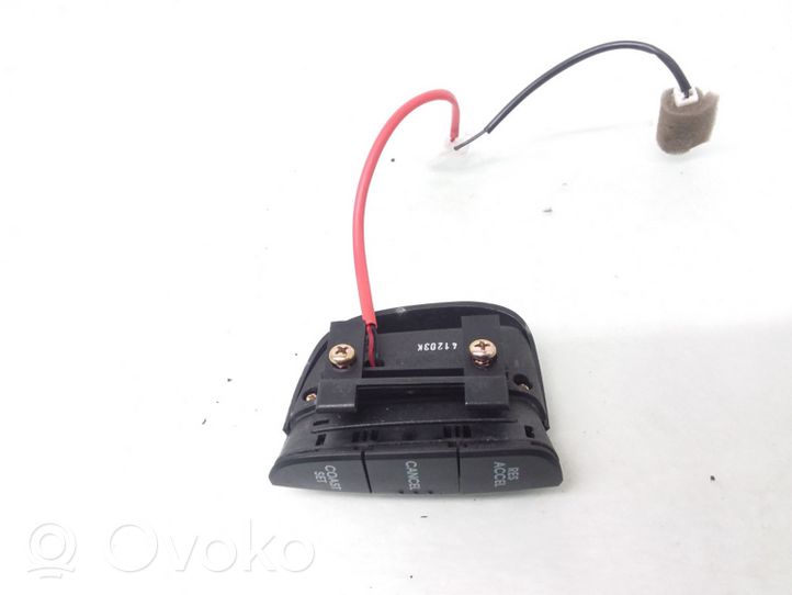 KIA Sorento Boutons / interrupteurs volant 9670003E100