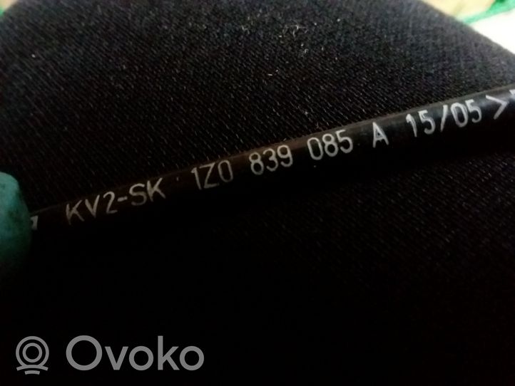 Skoda Octavia Mk2 (1Z) Serrure de porte arrière 7L0839015