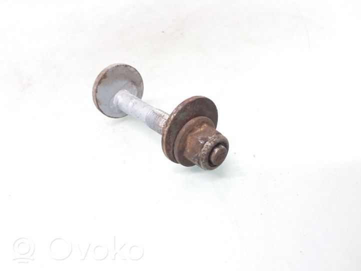 Volkswagen PASSAT B7 Rear suspension camber bolt 