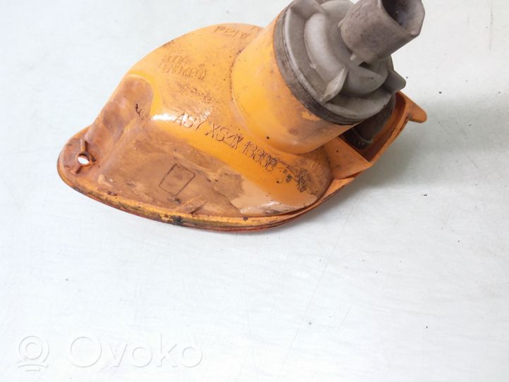 Ford Focus Indicatore di direzione anteriore XS4X13368A