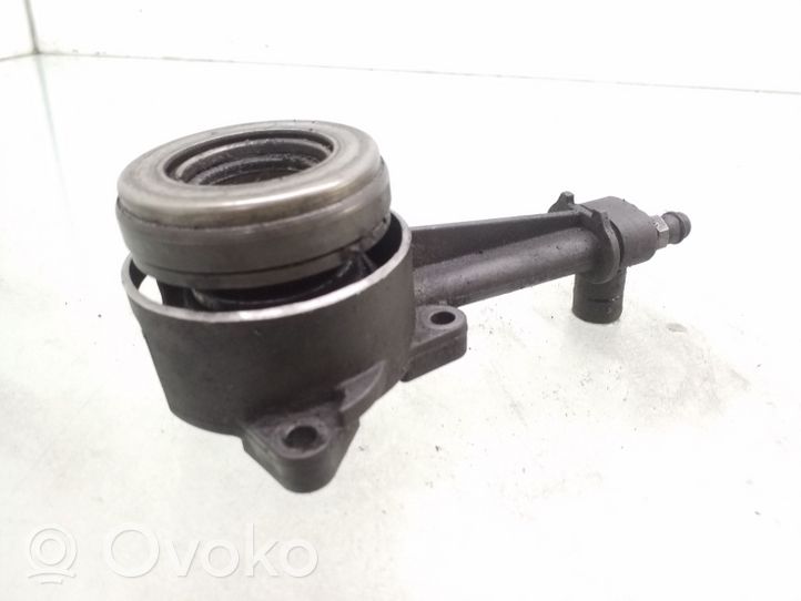 Ford Mondeo Mk III Pomocniczy cylinder łożyska wciskowego sprzęgła F228481181