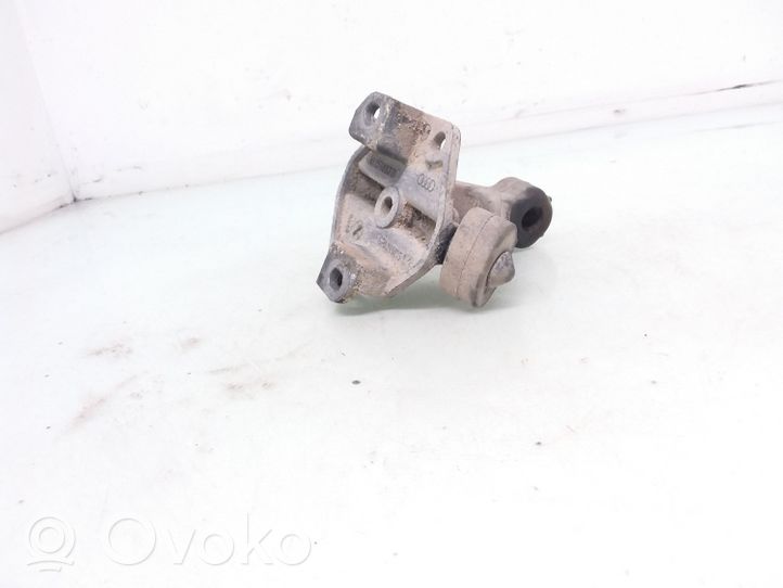 Volkswagen PASSAT B5.5 Staffa/supporto di montaggio della marmitta 4B0253663D