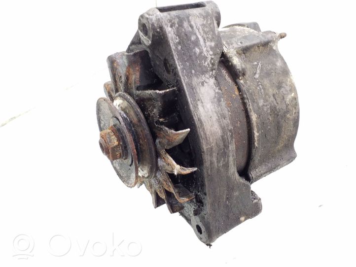 BMW 3 E30 Alternador 0120469757