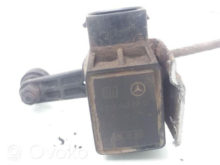 Mercedes-Benz C W203 Capteur de niveau de phare A0105427717