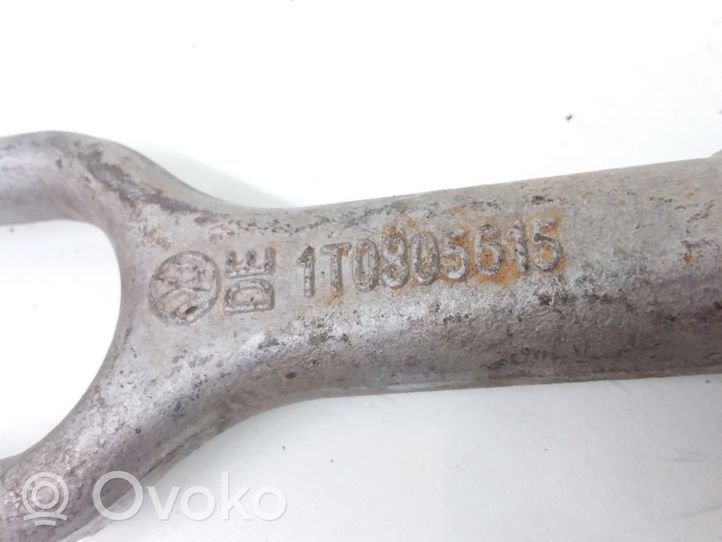 Skoda Octavia Mk2 (1Z) Towing hook eye 1T0805615