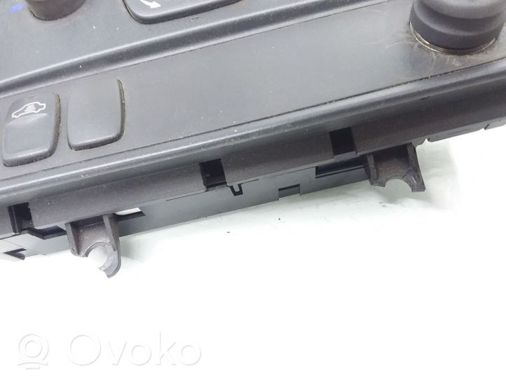 Volvo S80 Climate control unit 8682929