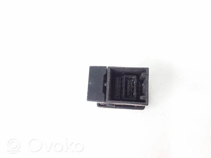 Toyota Verso Connettore plug in USB 8619002060