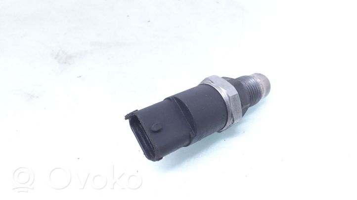 Volvo V70 Fuel pressure sensor 8631588