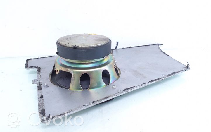 Audi A4 S4 B5 8D Enceinte subwoofer 111791J