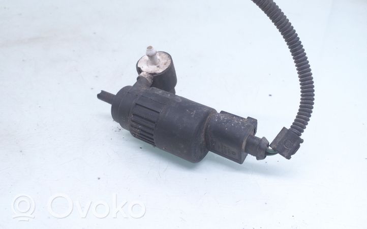 Skoda Octavia Mk1 (1U) Windscreen/windshield washer pump 1J6955651