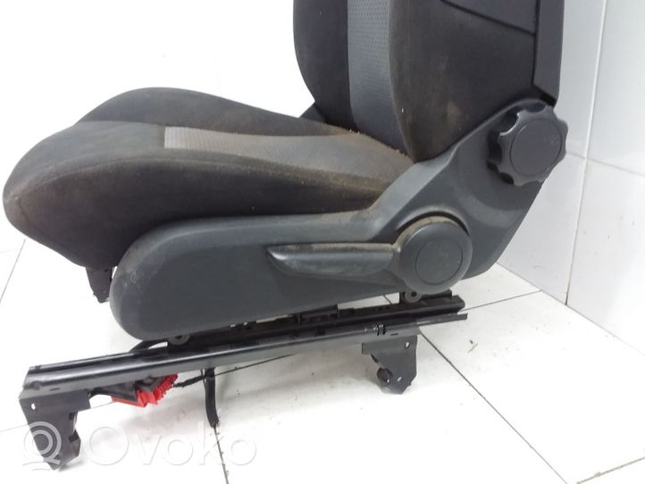 Mercedes-Benz A W169 Fotel przedni kierowcy 2070026747