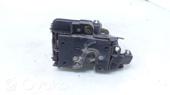 Volkswagen Polo III 6N 6N2 6NF Etuoven lukko 6N4839015C