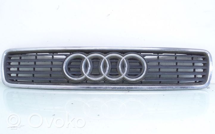 Audi A4 S4 B5 8D Etupuskurin ylempi jäähdytinsäleikkö 8D0853651E