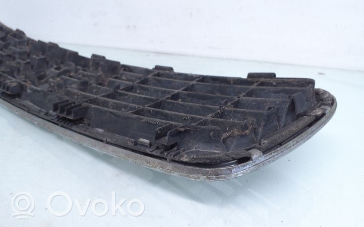 Audi A4 S4 B5 8D Front bumper upper radiator grill 8D0853651E