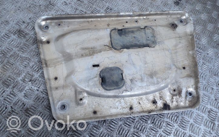 BMW X3 E83 Couvercle de plateau inférieur 31103415148