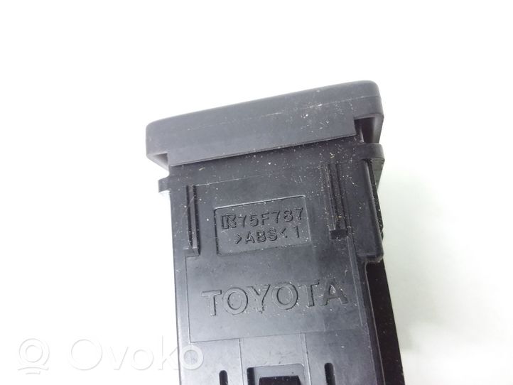 Toyota RAV 4 (XA40) Muut kytkimet/nupit/vaihtimet 75F787