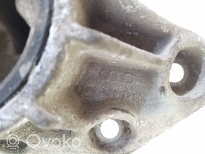 Audi A4 S4 B7 8E 8H Podpora / Wspornik tylnego mechanizmu różnicowego 8E0599125L