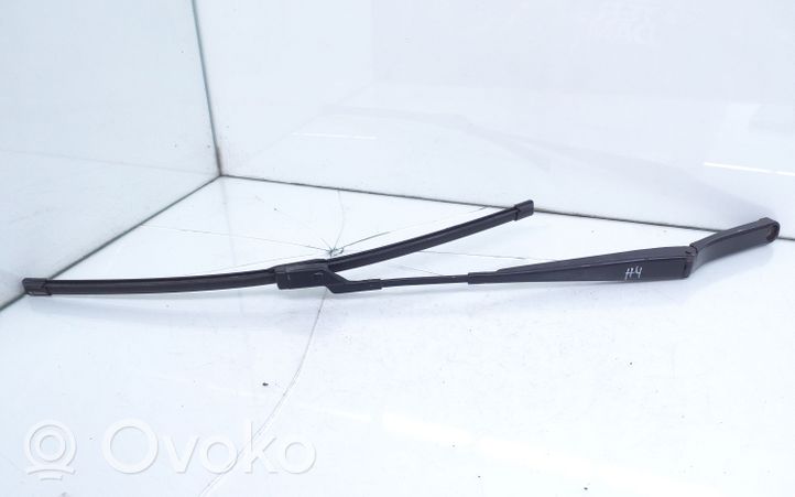 Volkswagen Golf V Windshield/front glass wiper blade 1Q1955409