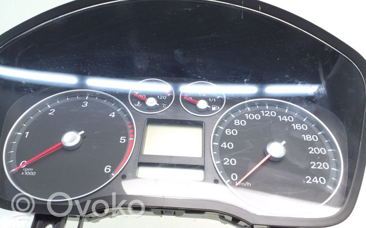 Ford Focus Speedometer (instrument cluster) 3M5F1084C