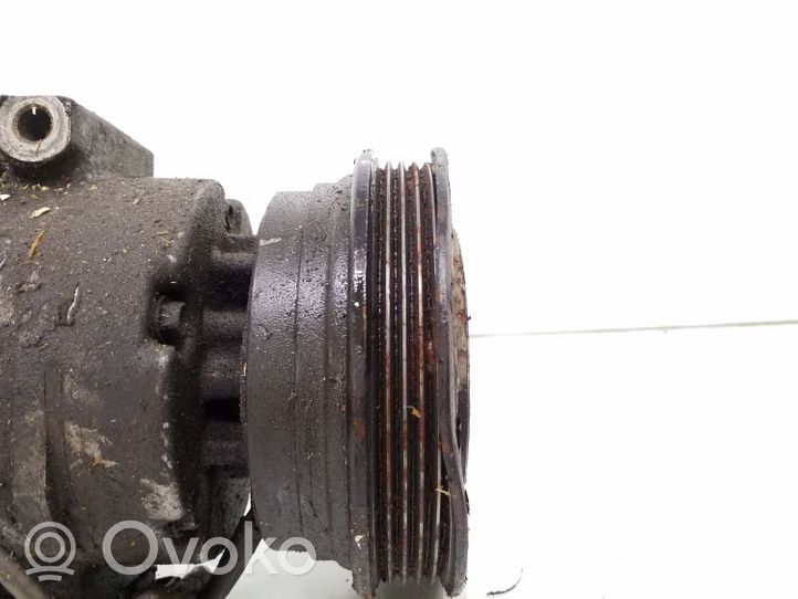 Toyota Avensis T220 Ilmastointilaitteen kompressorin pumppu (A/C) 4472203435