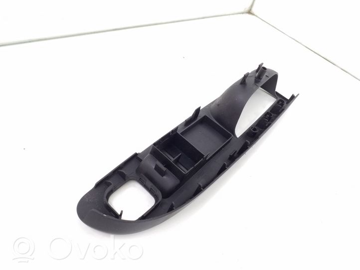 Volkswagen PASSAT B6 Front door interior handle trim 3C1867171A