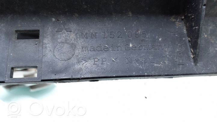 Mitsubishi Colt Staffa di rinforzo montaggio del paraurti posteriore MN152085