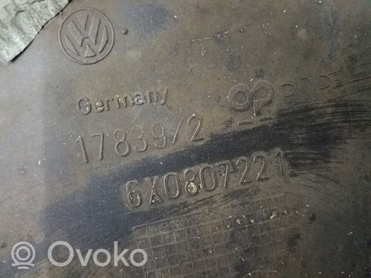 Volkswagen Lupo Zderzak przedni 6X0807221