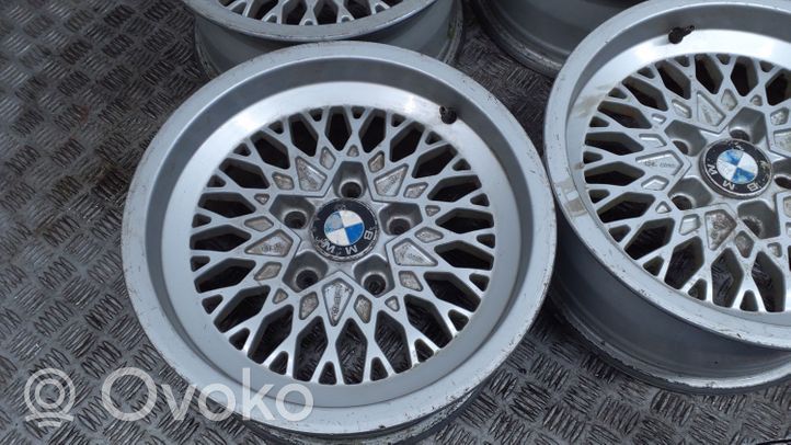 BMW 3 E30 Felgi aluminiowe R15 LUCY7