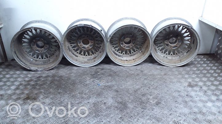 BMW 3 E30 Felgi aluminiowe R15 LUCY7