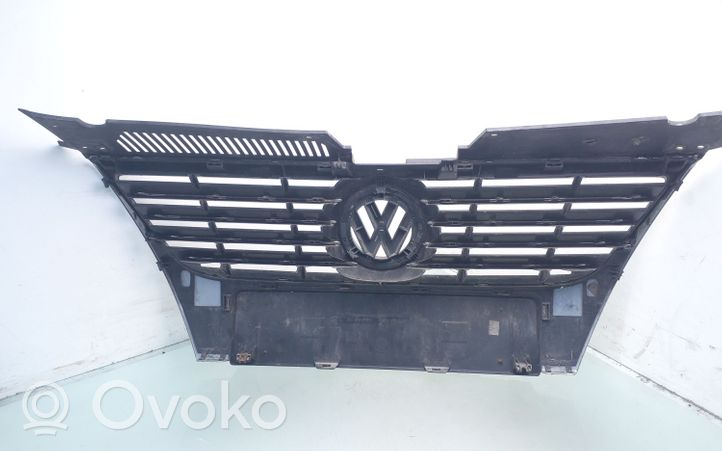 Volkswagen PASSAT B6 Grille calandre supérieure de pare-chocs avant 3C0853651D