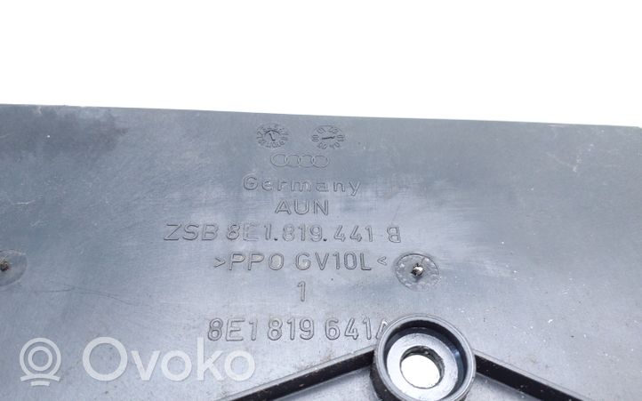 Audi A4 S4 B6 8E 8H Obudowa / Osłona mikrofiltra kabinowego 8E1819441B