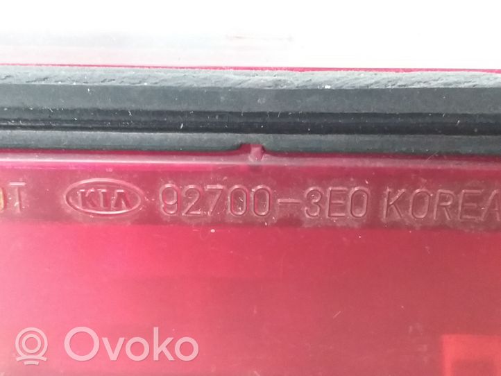 KIA Sorento Trzecie światło stop 927003E0