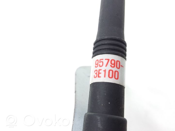 KIA Sorento Antena GPS 957903E100