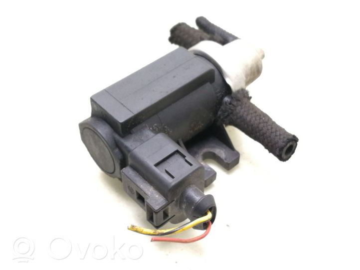 Volkswagen Golf III Turbo solenoid valve 1J0906627A