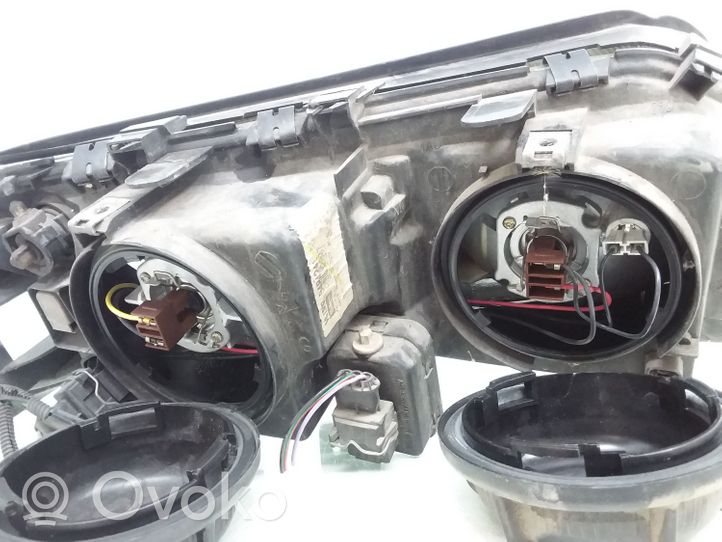 Volvo S80 Lampa przednia 89002807