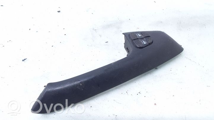 Volkswagen Golf III Electric window control switch 1H0867197E