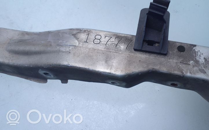 Toyota Avensis T250 Staffa del pannello di supporto del radiatore parte superiore 18777