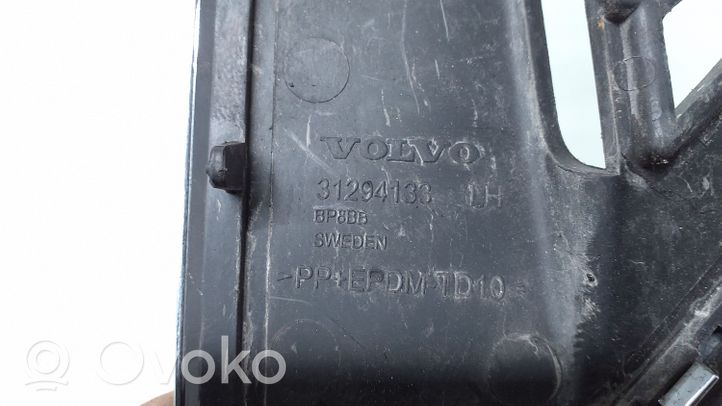 Volvo V60 Kratka dolna zderzaka przedniego 31294133