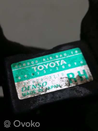Toyota Avensis T220 Czujnik uderzenia Airbag 8917320070