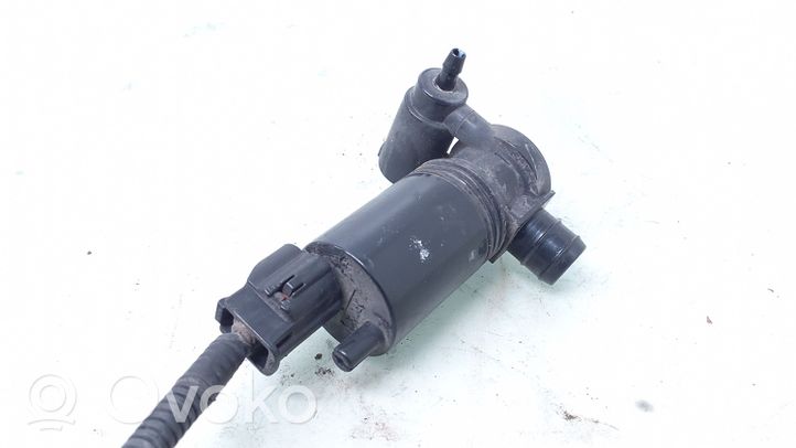 Nissan Juke I F15 Pompe de lave-glace de pare-brise 31108