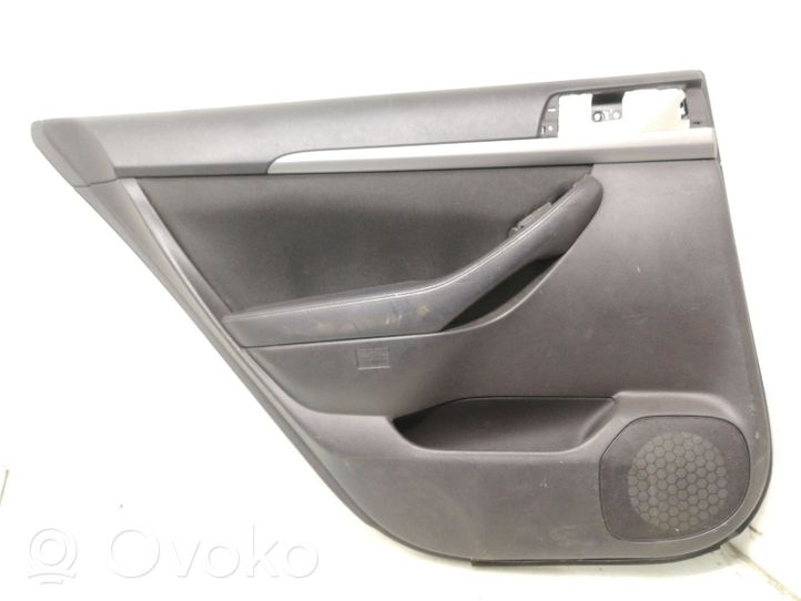 Toyota Avensis T250 Moldura del tarjetero de la puerta trasera 6764005A20B0