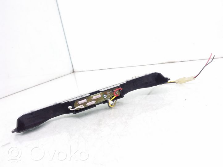 Subaru Forester SH Luce d’arresto centrale/supplementare VC02113