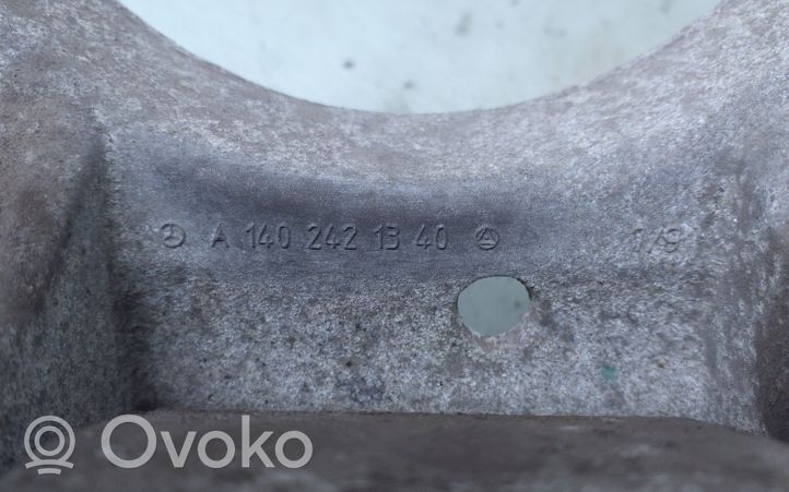 Mercedes-Benz C W204 Supporto della scatola del cambio A1402421340