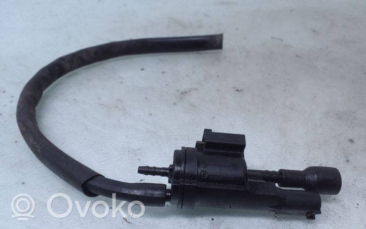 Mercedes-Benz C W204 Solenoīda vārsts 0025401497