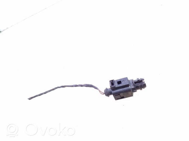 Volkswagen Golf V Āra temperatūras sensors 8Z0820535