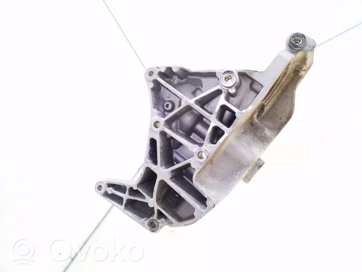 Volvo XC70 Support pompe injection à carburant 31401103