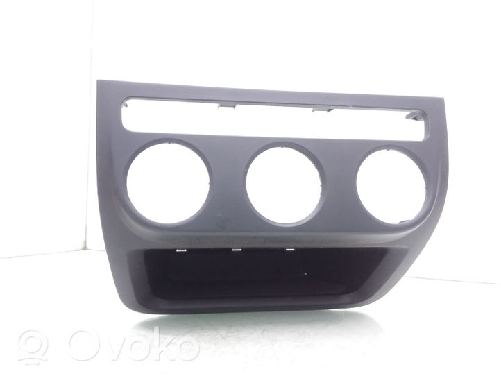 Volkswagen Tiguan Console centrale, commande chauffage/clim 5M0819422