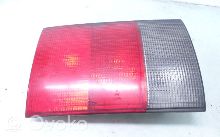 Audi 80 90 S2 B4 Luci posteriori del portellone del bagagliaio 8A0945093