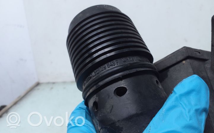 Audi 80 90 S2 B4 Oro paėmimo kanalo detalė (-ės) 026129643F