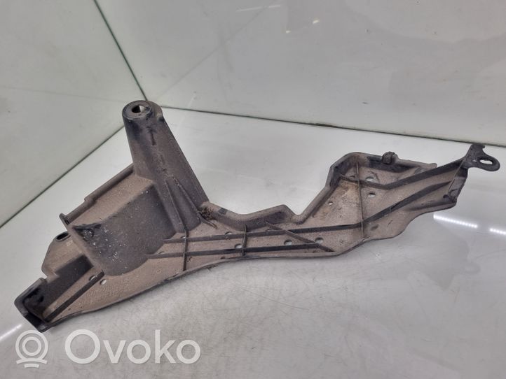 Toyota Auris E180 Osłona tylna podwozia 5762802100